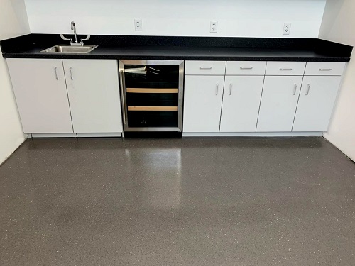 Stoncrete EFX Downtown Gray Mirror Aggregate SK-6GT Semi-Matte Breakroom.jpg